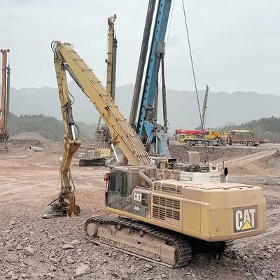 Instalação de condutor de pilhas para escavadeiras