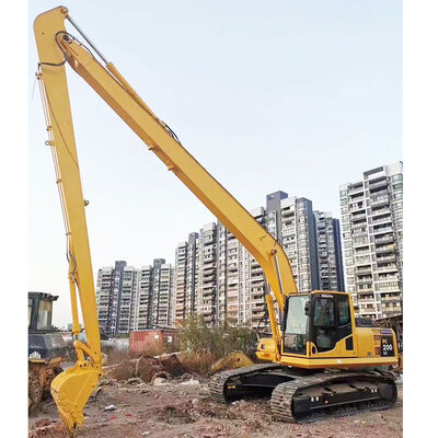 Excavadora Anfíbia Com Braço Estendido: Projetada para Força e Versatilidade